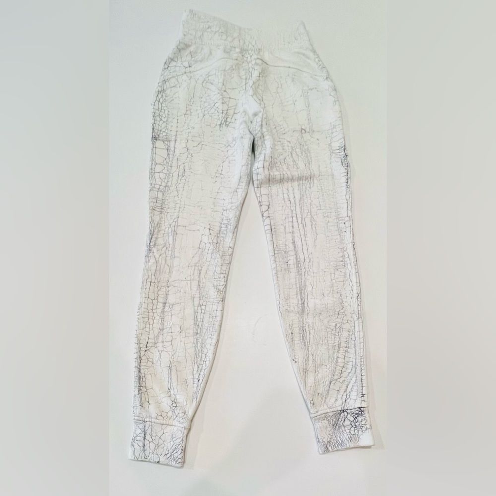 Warm Down Jogger *Thread Dye